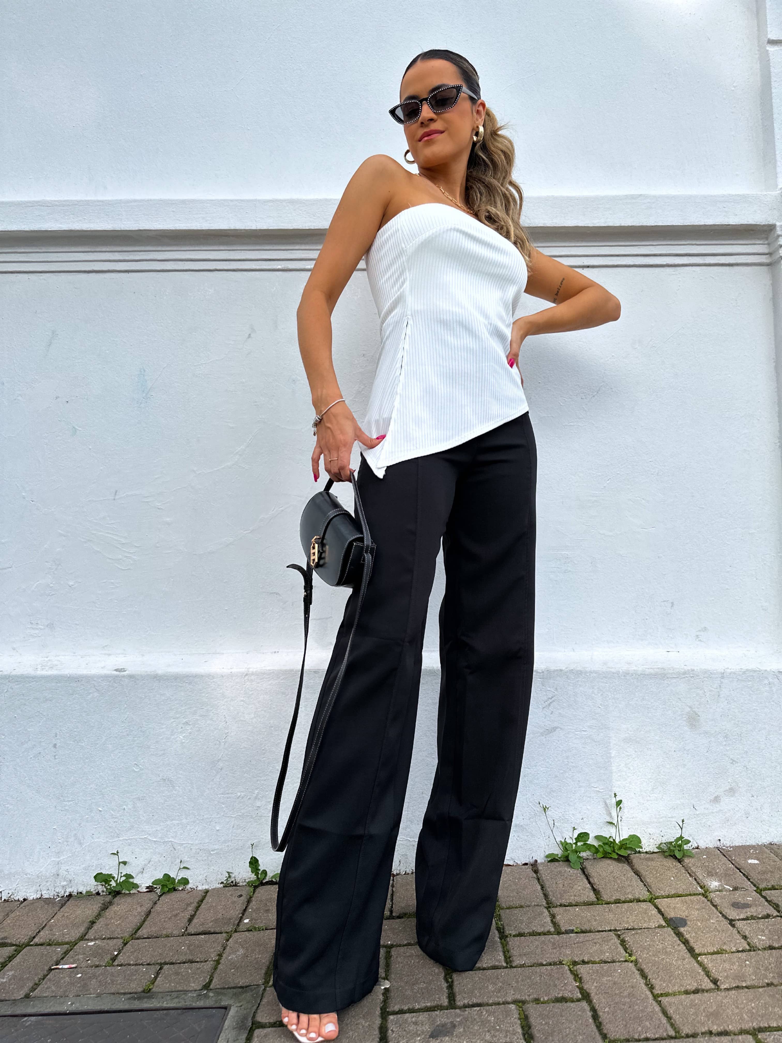 Blusa Assimétrica Off Venus