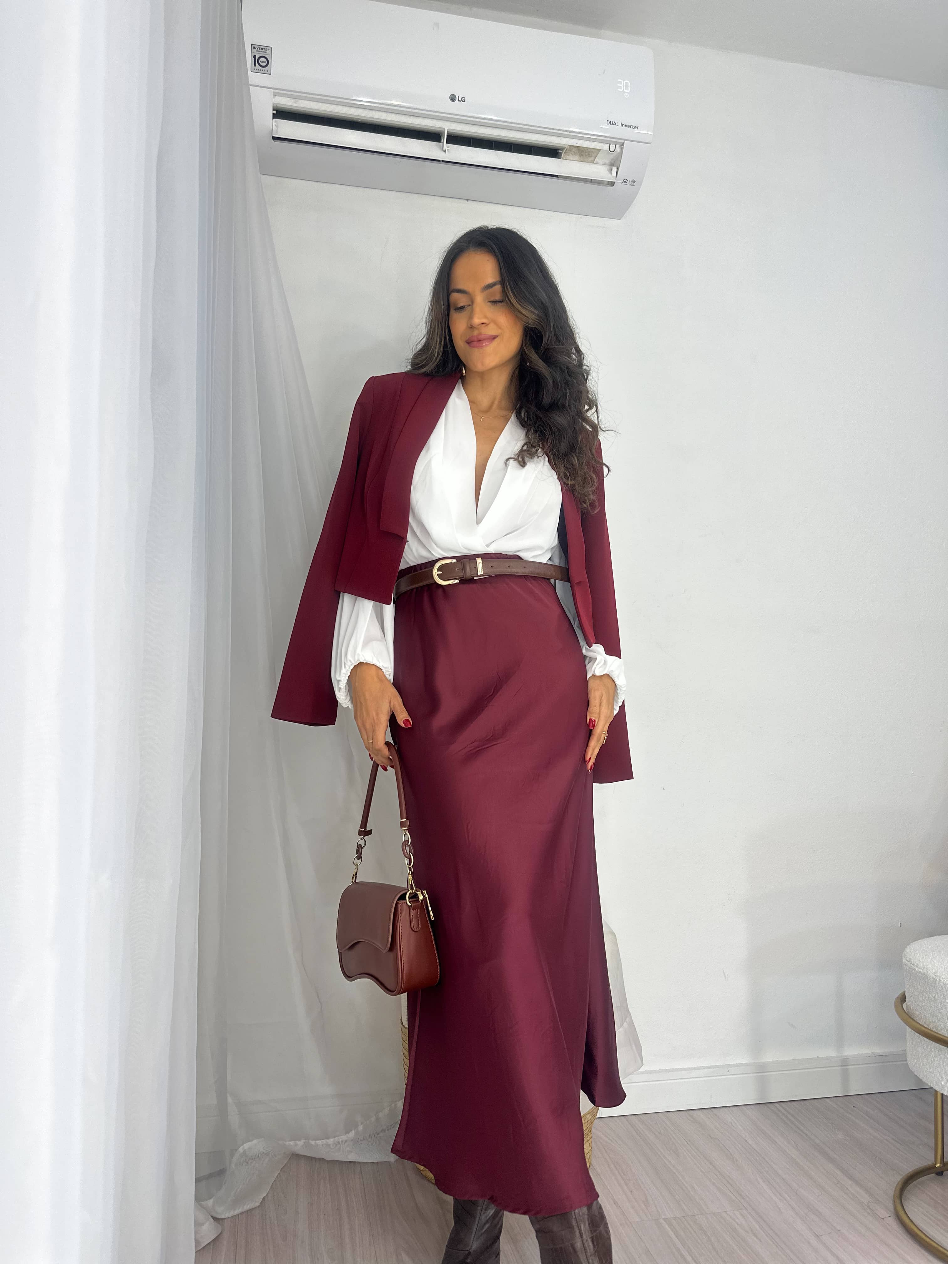 Saia Acetinada Vinho Velma