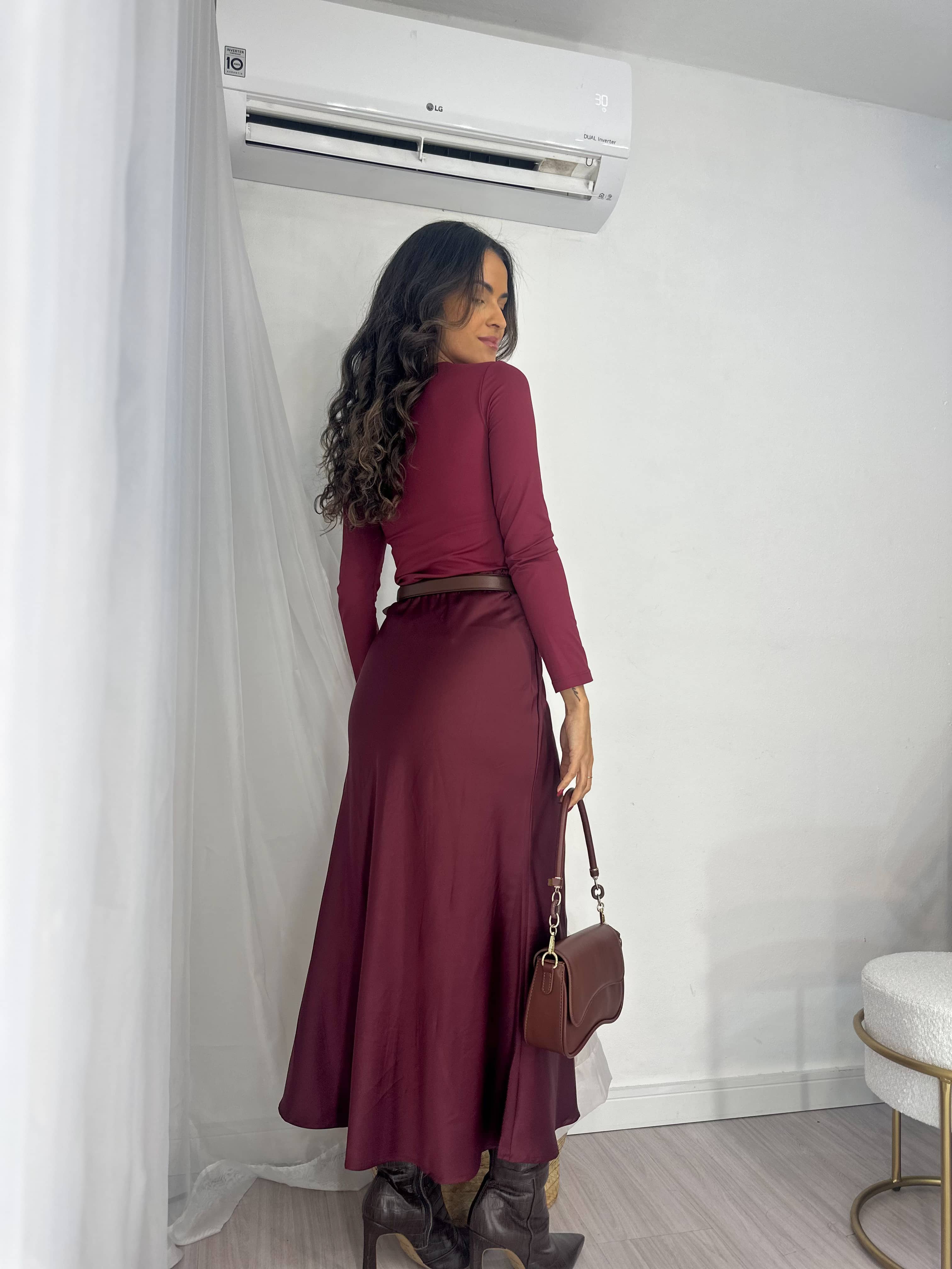 Saia Acetinada Vinho Velma