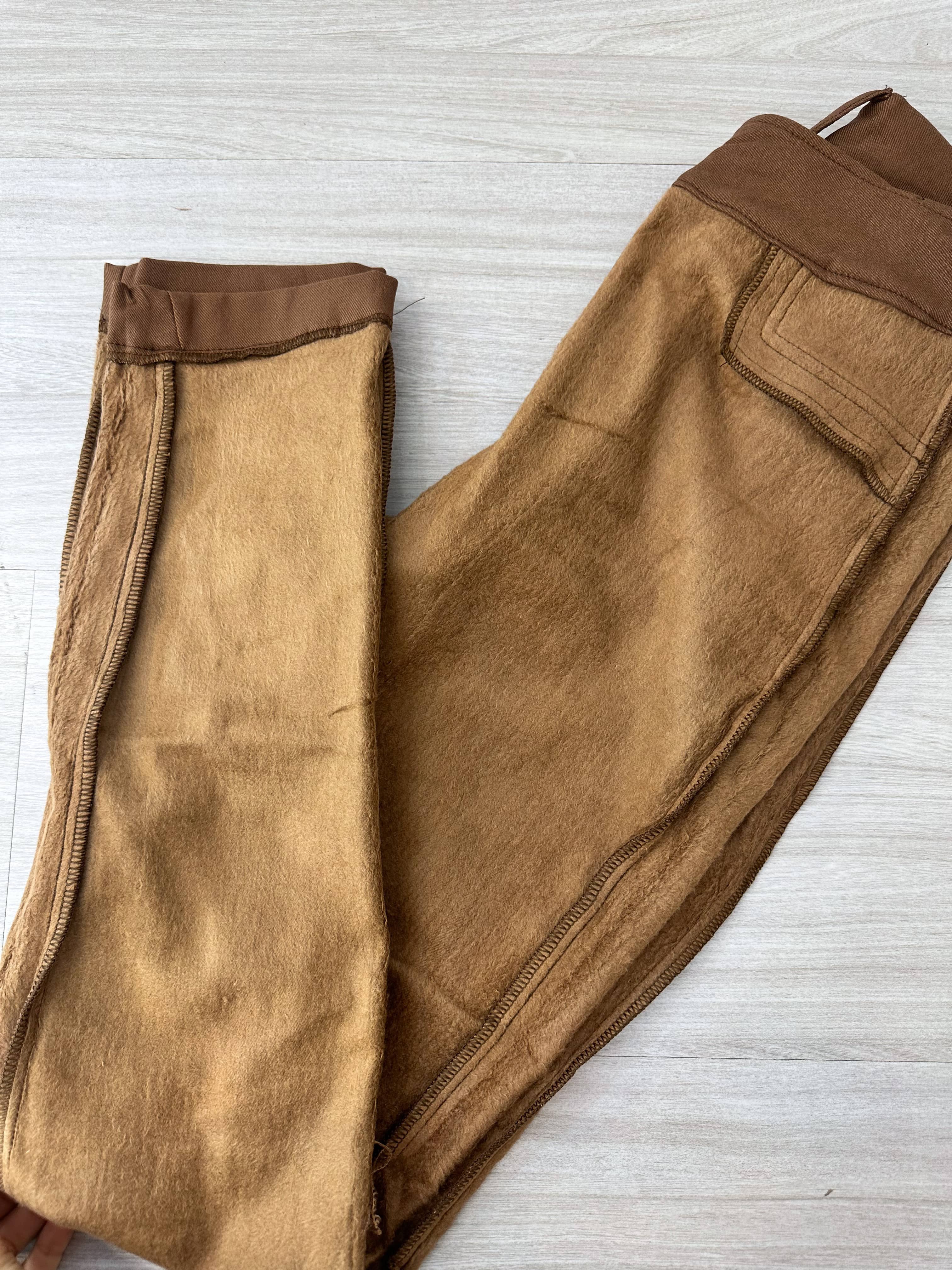 Calça Peluciada Marrom Zeny